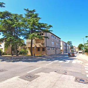 Elda 1470 Apartman